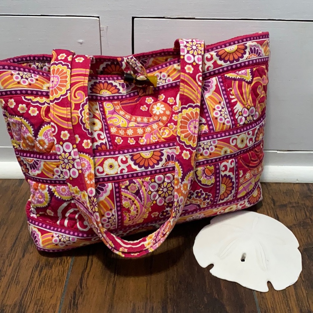 Vera Bradley Raspberry Fizz pink paisley purse bag